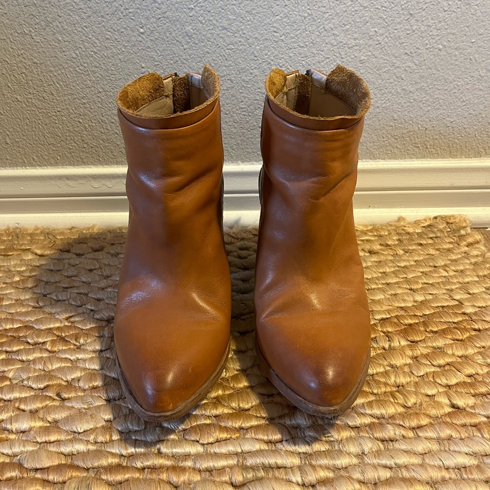 Baske size 8 ankle booties